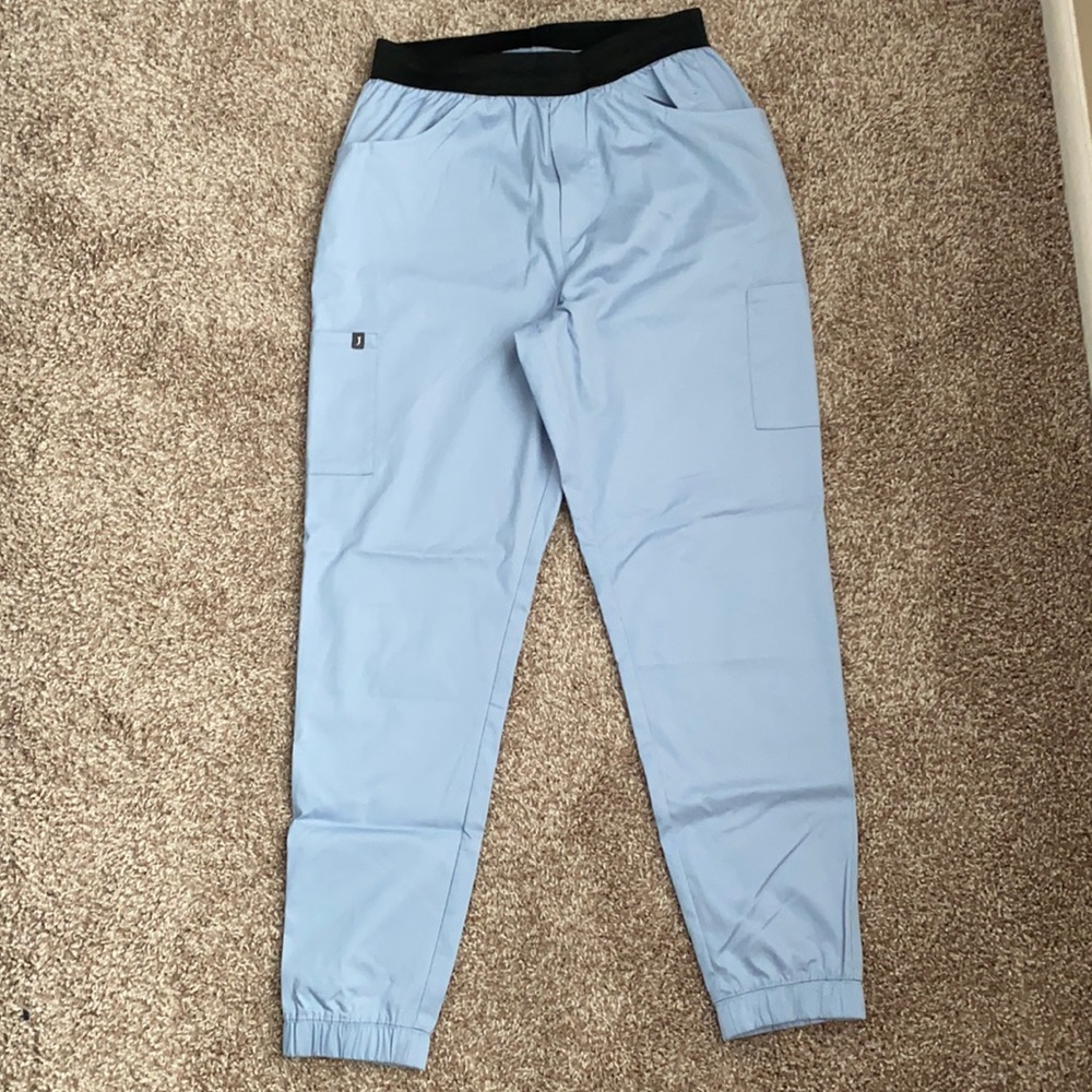 Like new Jaanuu mens scrub bottom